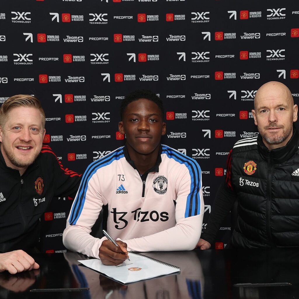 Kobbie Mainoo sign for Manchester United